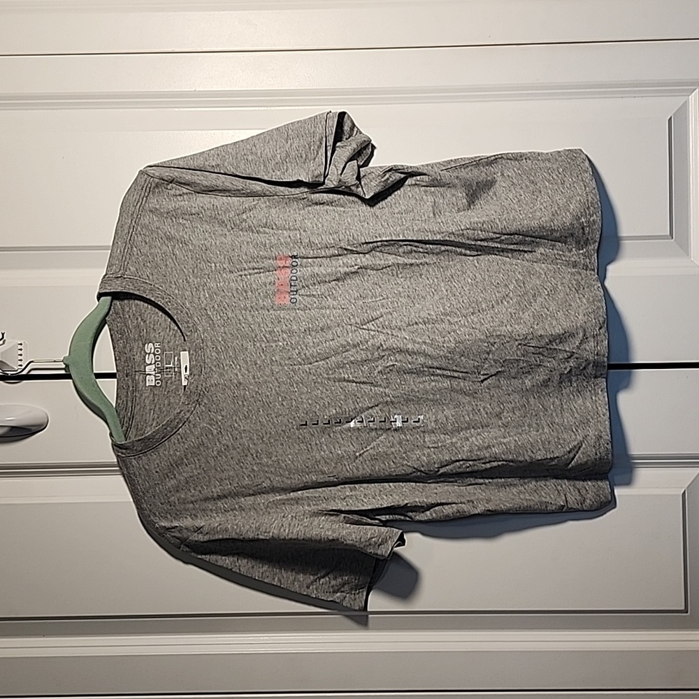 Bass outdoors cropped tee